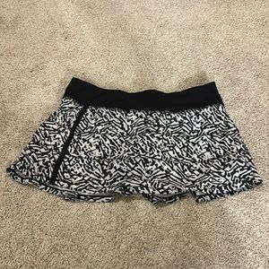 Lululemon skirt- size 10